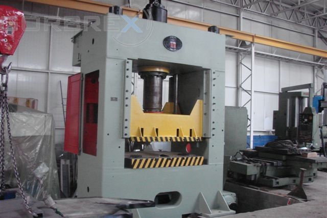 Presses (Various Types) - Hydraulic Straight Side Press Model: P313