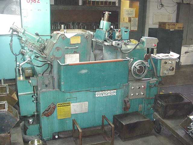 3" Dia. 15HP Motor Cincinnati-Milacron CINCO 15, DR CENTERLESS GRINDER, ELECTRO-HYD. AUTO INFEED - Haga clic para agrandar la imagen