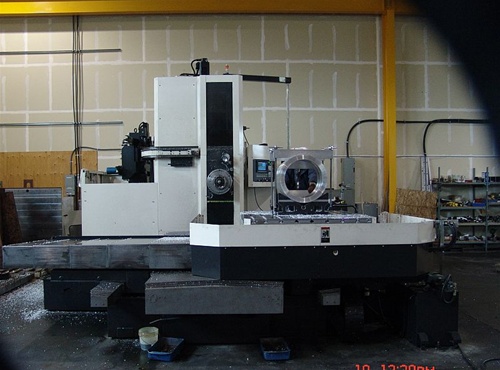 4.33" Spindle 78.7" X Axis Toshiba BTD 110 R16 HORIZONTAL BORING MILL, Tosnuc 888 Control, Rotary Tbl, 40 ATC - Haga clic para agrandar la imagen