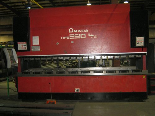 242 Ton, AMADA, HFE2204/7, OPERATEUR, MFG:2000 STK #9604 - Haga clic para agrandar la imagen