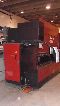 Haga clic para agrandar la imagen 242 Ton, AMADA, HFE2204/7, OPERATEUR, MFG:2000 STK #9604