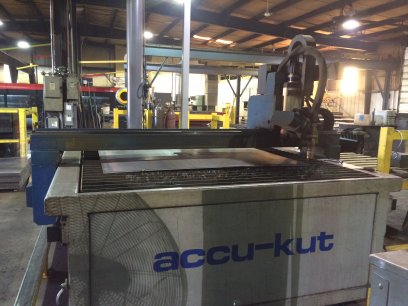 AKS ACCU-KUT, BEVEL OPTION, 5-AXIS 400 AMP PLASMA CUTTER 5\' X 10\',MFG: 2010 - Haga clic para agrandar la imagen