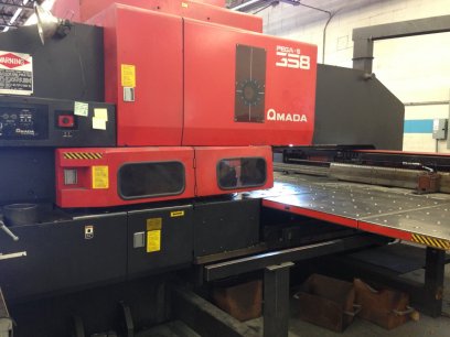 33 TON AMADA PEGA 358S TURRET PUNCH W/FANUC O4PC CNC CONTROL MFG:1998 - 58 STATION - 4 AUTO INDEX - Haga clic para agrandar la imagen