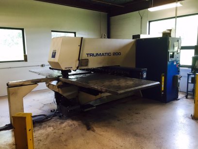 20 Ton, TRUMPF, TC200R BOSCH CNC, 50\" X 80\", 15 TOOL ROTATION, MFG:1997 - Haga clic para agrandar la imagen