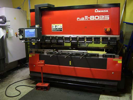 88 TON, AMADA FBDIII8025NT, AMADA AMNC-PC, MFG: 2001 - Haga clic para agrandar la imagen