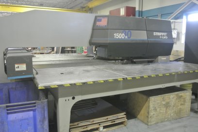 33 Ton, STRIPPIT, 1500H30, FANUC 180IP, 60\" x 100\", THICK,2 A/I, MFG:2001 - Haga clic para agrandar la imagen
