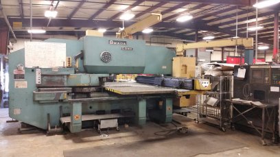 55 Ton, AMADA, COMA 567 46STA.,6\" STA, FANUC O4PC(RETROFIT)MFG:1980 - Haga clic para agrandar la imagen