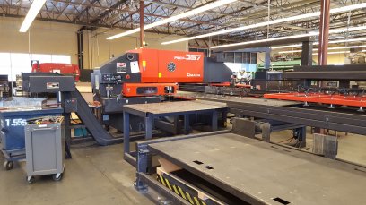 33 TON AMADA PEGA 357 TURRET PUNCH W/FANUC O4PC CNC CONTROL MFG: 1994 - Haga clic para agrandar la imagen
