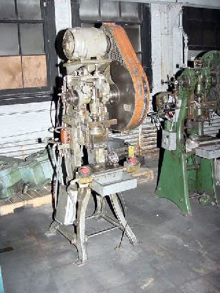 10 Ton 1.5Inch Stroke Bliss 18 OBI PRESS, Mechanical Clutch - Haga clic para agrandar la imagen
