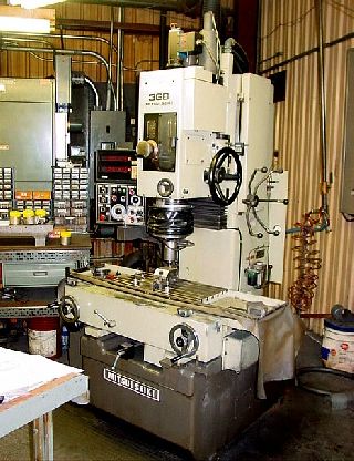 9.8Inch Y Axis 15.8Inch X Axis Mitsui-Seiki 3GB JIG GRINDER, 23.6Inch x 12.6Inch Workta - Haga clic para agrandar la imagen
