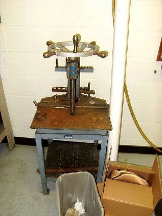 Lassy Tool Co. HAND TAPPER TAPPING MACHINE - Haga clic para agrandar la imagen