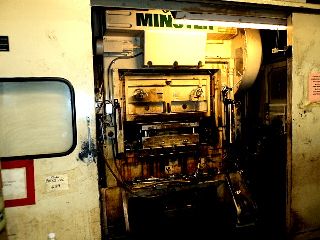 60 Ton 3 Stroke Minster P2-60 HI-SPEED PRESS, Waddington Servo Feed - Haga clic para agrandar la imagen