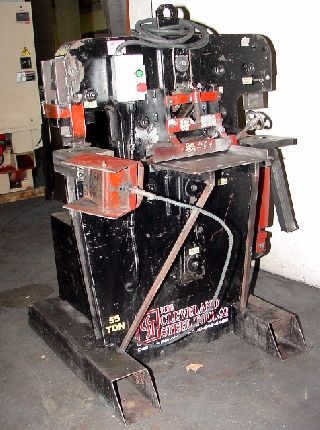 55 Ton 7.5 Throat Cleveland 55 TON IRONWORKER, No Coper and No Angle shear - Haga clic para agrandar la imagen
