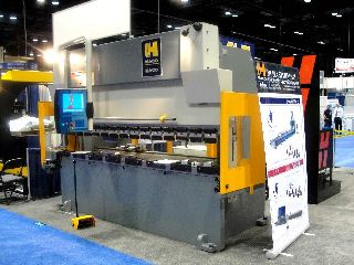 150 Ton 96 Bed Haco Synchromaster SRM 150-8-6 NEW PRESS BRAKE, Standard AT - Haga clic para agrandar la imagen
