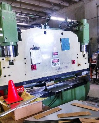 120 Ton 102 Bed Chicago HPB-11026 PRESS BRAKE, Chicago SB-230A Back Gauge - Haga clic para agrandar la imagen